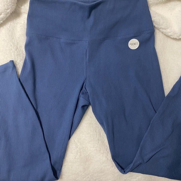 PINK VICTORIA SECRET YOGA LEGGINGS - Picture 3 of 14